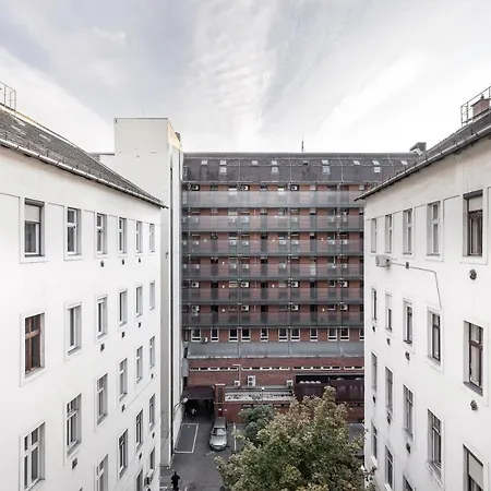 Best Location@budapest 4you With A\c Appartamento